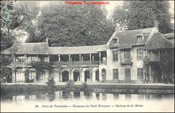 v_hameau_de_la_reine_versailles_01.jpg